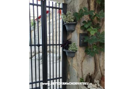 Apartments POLAČA - Slano photo 5