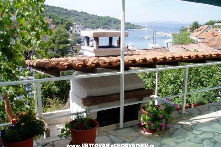 Apartments Dalmatia Šolta photo 4