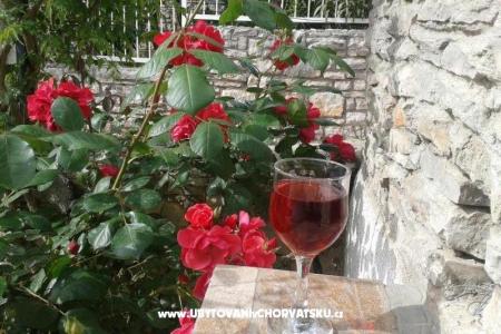 Apartments Tiha photo 2