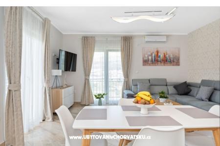 Anić Amazing Apartments DELUXE photo 2