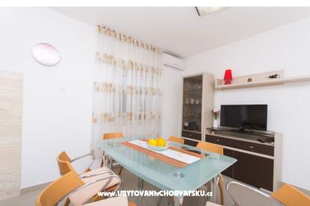 Apartment Mirjana photo 2