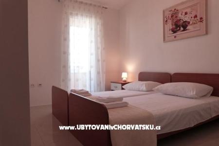 Apartments Villa  IVA photo 4