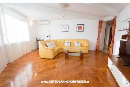 Spacious Apartment in City Center  photo 2