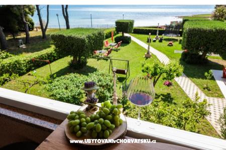 Apartments Becky photo 4