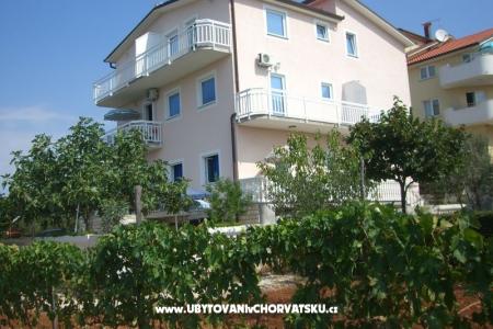 Apartments Ciprijan i Bojka Matić photo 2