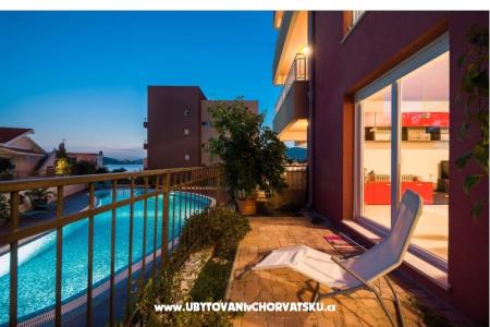 LAURA, 110 m2 pool, 100 m to beach photo 2