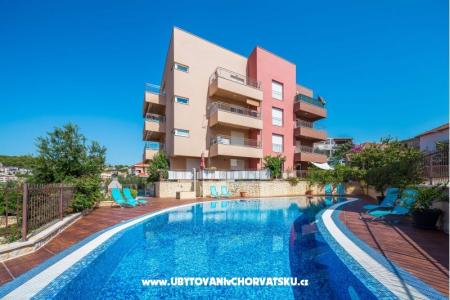 LAURA, 110 m2 pool, 100 m to beach photo 3