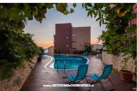 LAURA, 110 m2 pool, 100 m to beach photo 5