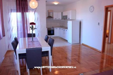 Apartment Anadina KOMFOR KRAJ PLAŽE photo 3