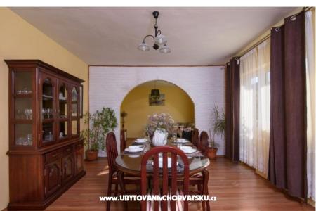 Apartments Karmen photo 4