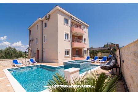 Apartments Villa Peky Trogir Croatia
