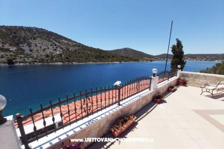 Apartments Villa Carmen Trogir Croatia