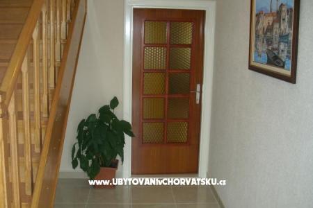 Carmen Apartments photo 2