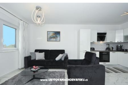 Linda photo 3
