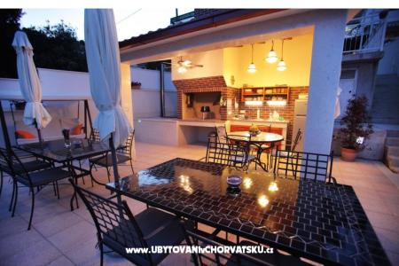 GEM OF THE SEA APARTMENTS ALENKA photo 3