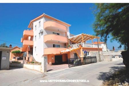 Apartments Marinovi dvori photo 2