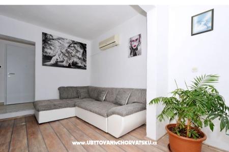 Petra Arbanija Apt photo 4