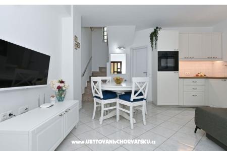 Anamaria photo 2