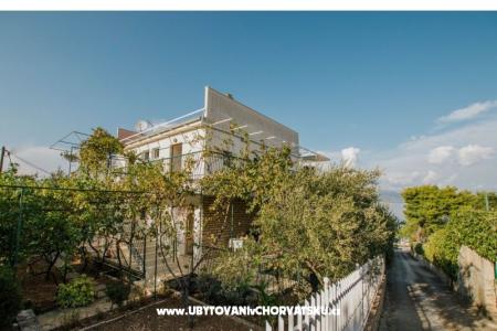Apartments Slatine  photo 3