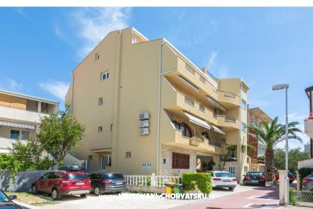 Apartments Barba Tucepi Croatia