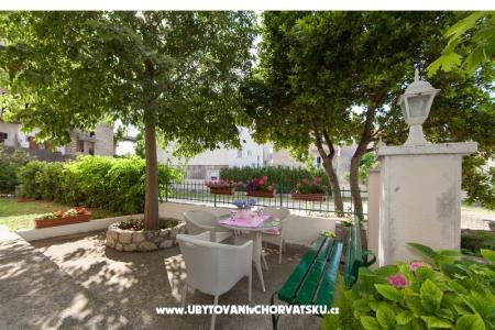 Apartments Svjetlana i Ivo Mravičić photo 3