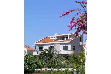 Apartments Zdenka Čobrnić Tucepi Croatia