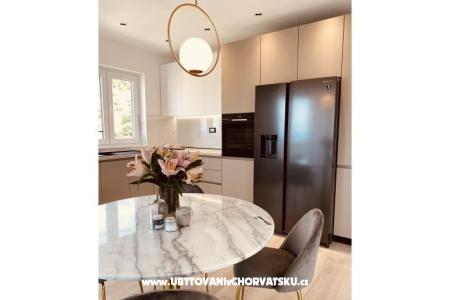 Apartments Mediteran Tucepi Croatia