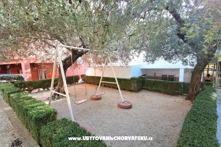Olive Apartment and Rooms photo 5