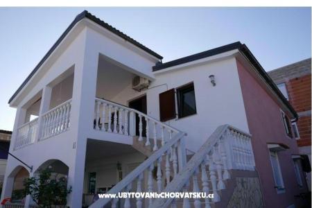 Apartments Karolina photo 3