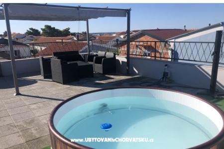 JACUZZI Family Apartment photo 2