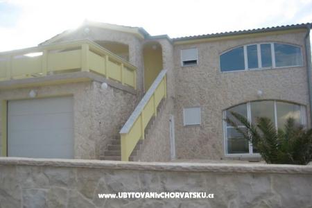 APARTMAN photo 2