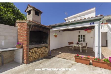 Apartments Alaga photo 2