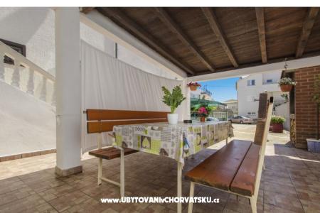 Apartments Alaga photo 3