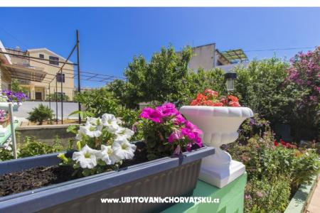 Apartments Alaga photo 5