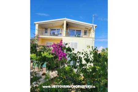 Apartments Angela Tribunj Vodice Croatia