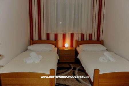 Apartments Dugonjić photo 4