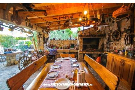 Lola's apartments photo 3