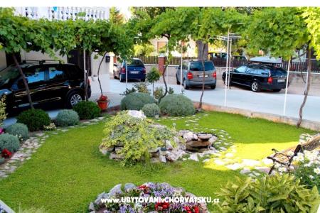 Apartments Juricev 100m to the beach photo 3