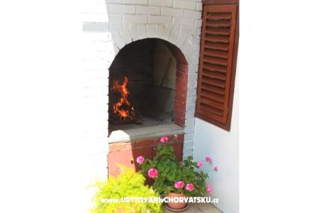 Apartments Juricev 100m to the beach photo 5