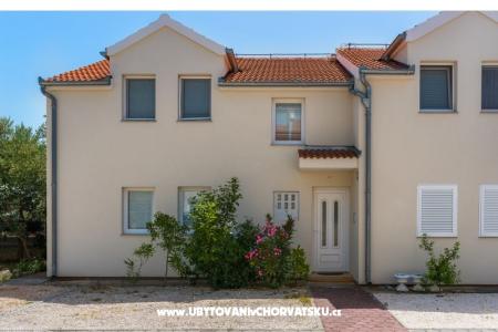 Apartments Karla, Mara, Ana, Ivan   Vodice Croatia