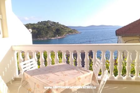 Apartment Ivan (15m from  beach) Vodice Croatia