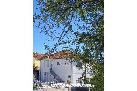 Apartments FIO photo 4