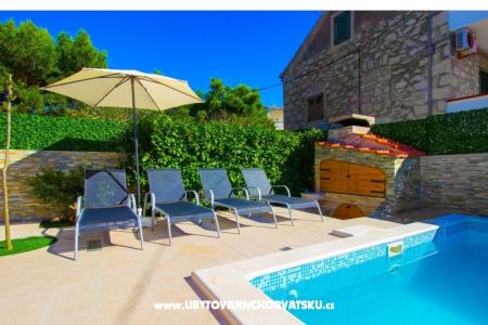 Aquarius Apartments photo 2