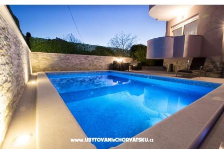 Aquarius Apartments photo 3