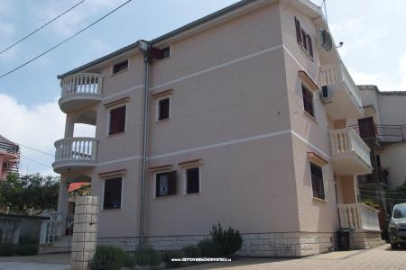 Apartments Cah photo 2