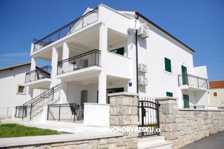 Villa Lucich I. - II. photo 2