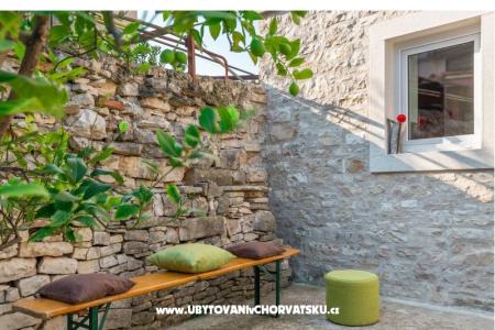 Apartment Miha photo 2