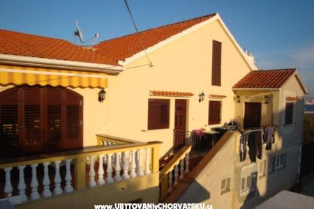 Apartments Puntamika coast photo 2
