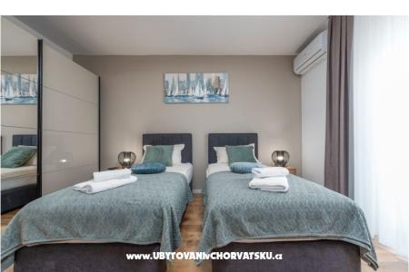 Apartment Luxe Holiday Home photo 2