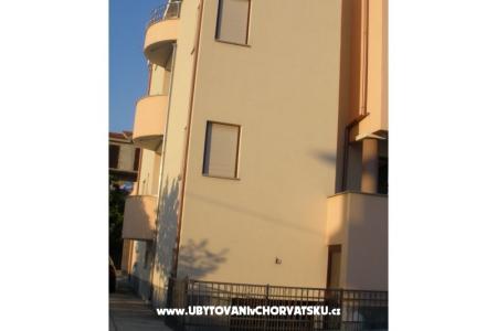 Apartments Bobi photo 3